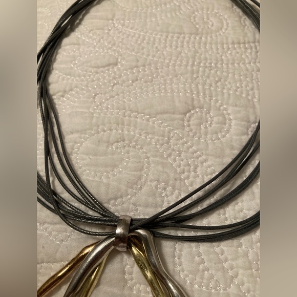 Fashion Necklace with tri-colored metal design - Picture 3 of 8